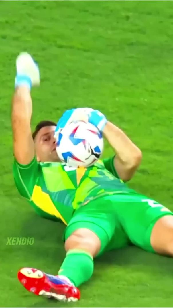 When Goalkeeper Become Hero 🤯
